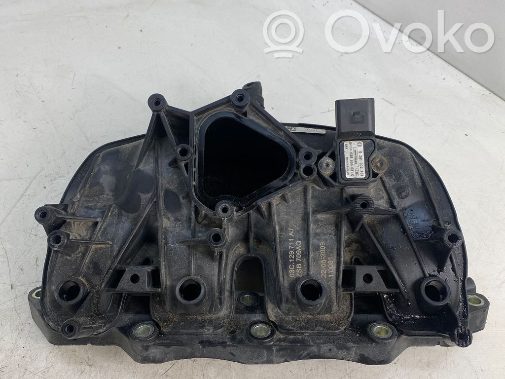 Volkswagen PASSAT B7 Kolektor ssący 