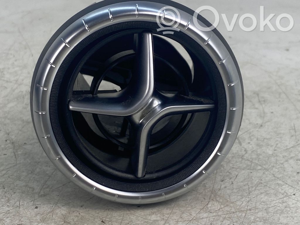 Mercedes-Benz CLA C117 X117 W117 Dysze / Kratki środkowego nawiewu deski rozdzielczej 