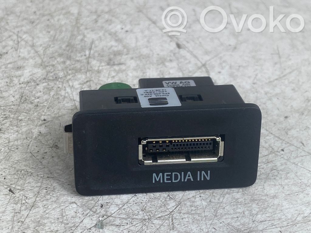 Seat Leon (5F) Enchufe conector USB 