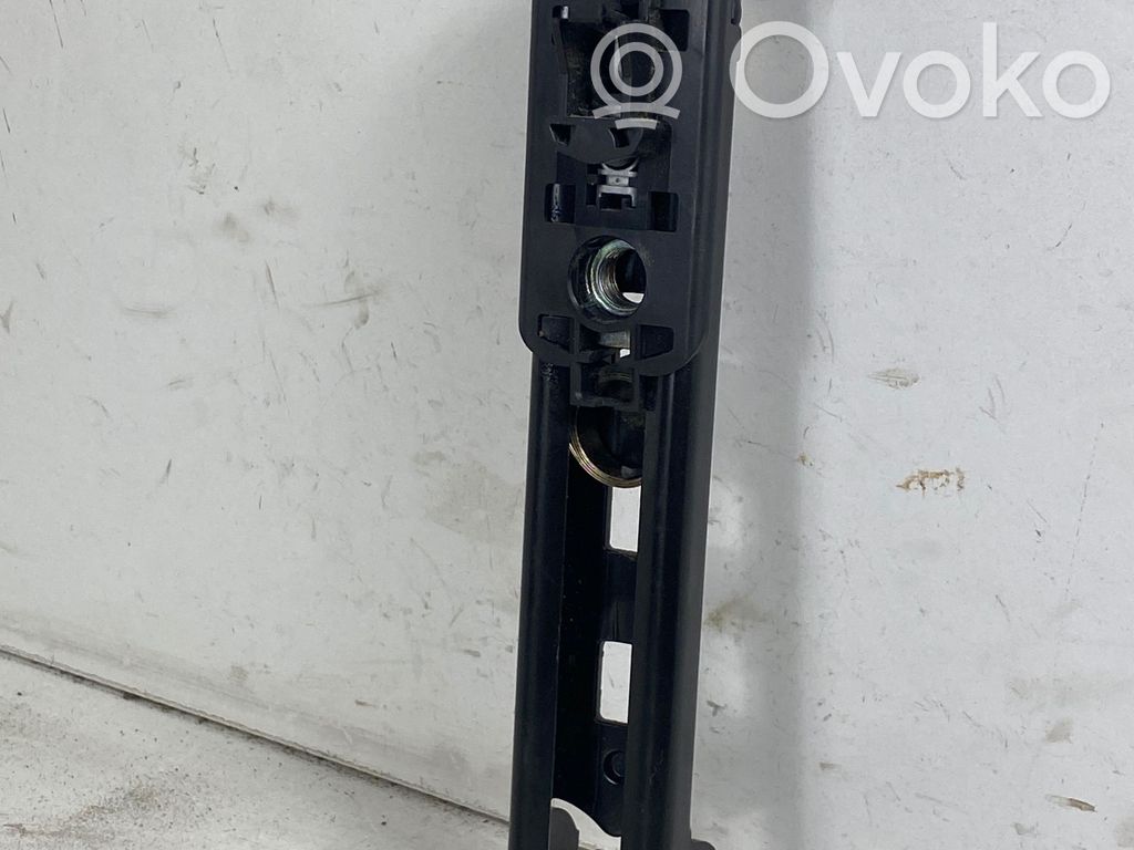 Mercedes-Benz E W212 Seat belt height adjuster 