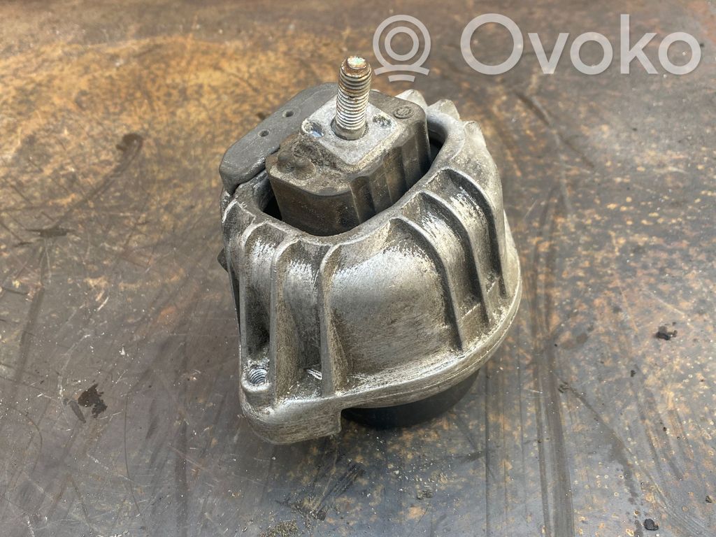 Engine mount bracket   6773742