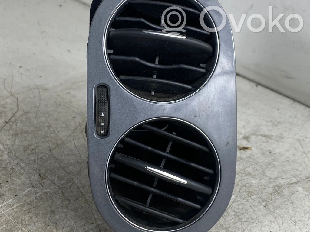 Volkswagen Tiguan Grilă ventilație/ramă laterală bord 