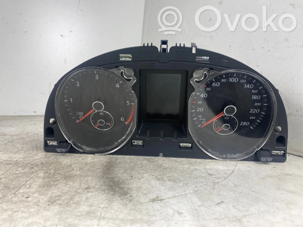 Volkswagen PASSAT B7 Vitezometru (grup de instrumente) 