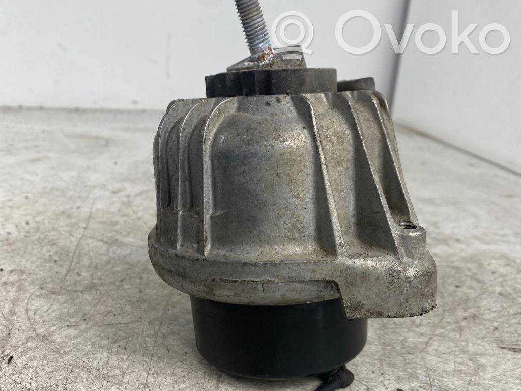 Engine mount bracket   6773742