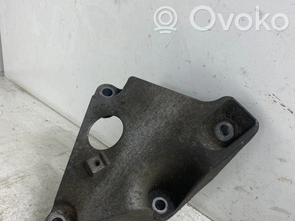 BMW 3 E90 E91 Engine mounting bracket 