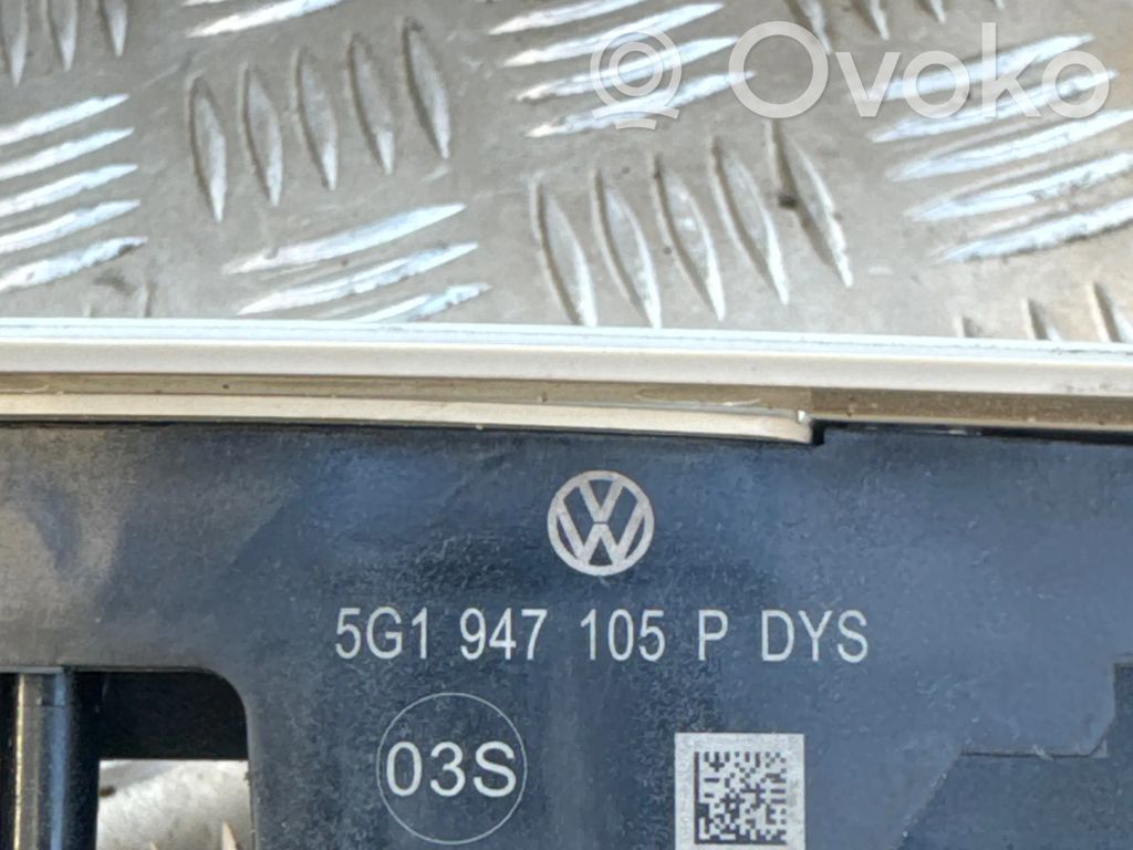 Volkswagen Golf VII Priekinių vietų apšvietimo žibintas 