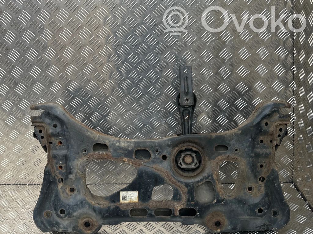 Volkswagen Golf VII Rama pomocnicza przednia 