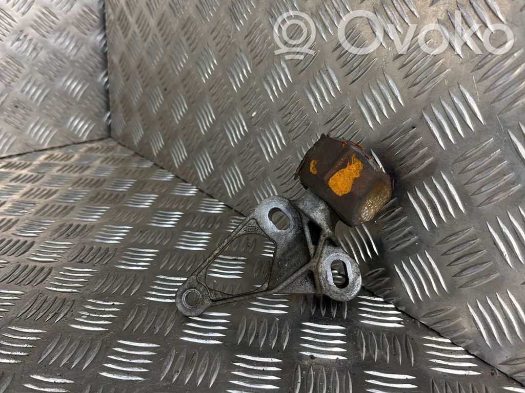 Audi A4 S4 B8 8K Engine mounting bracket 