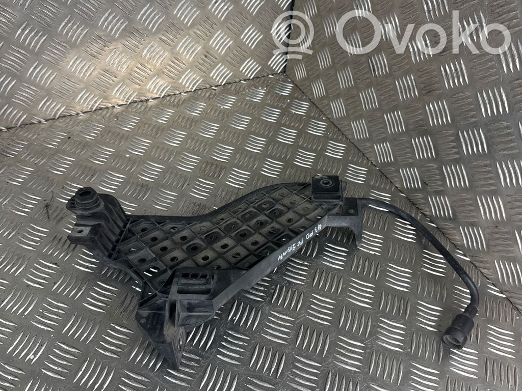 Audi Q3 8U Headlight/headlamp mounting bracket 