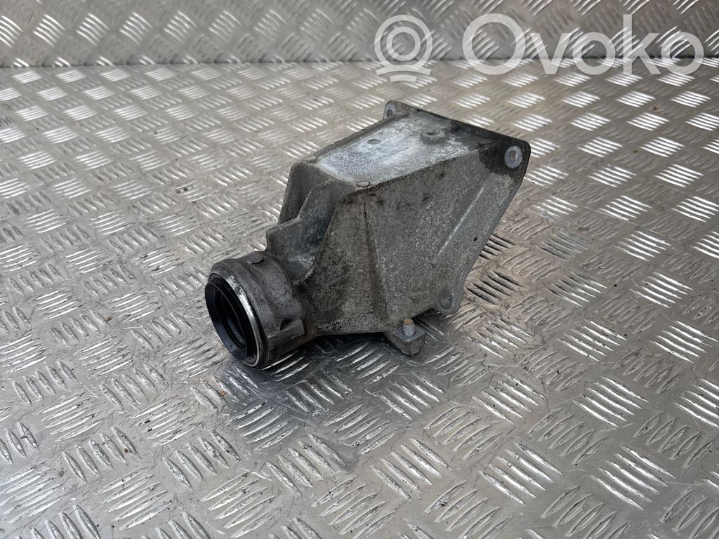 BMW X3 E83 Pusass sakabes gultņa stiprinājums 