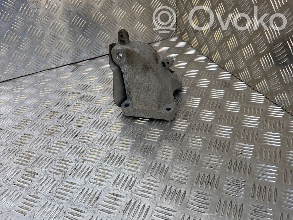 BMW X3 E83 Engine mounting bracket 