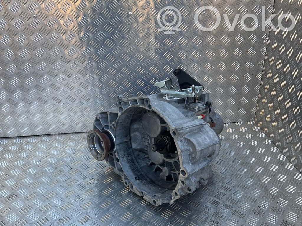 Volkswagen PASSAT B8 Manual 6 speed gearbox 