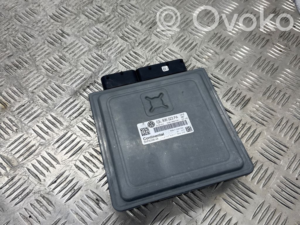 Volkswagen Caddy Engine control unit/module 