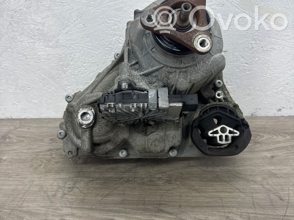 BMW 5 G30 G31 G38 Skrzynia rozdzielcza / Reduktor 