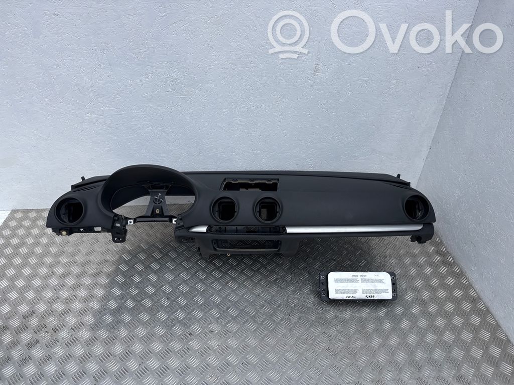 Audi A3 S3 8V Panelė 