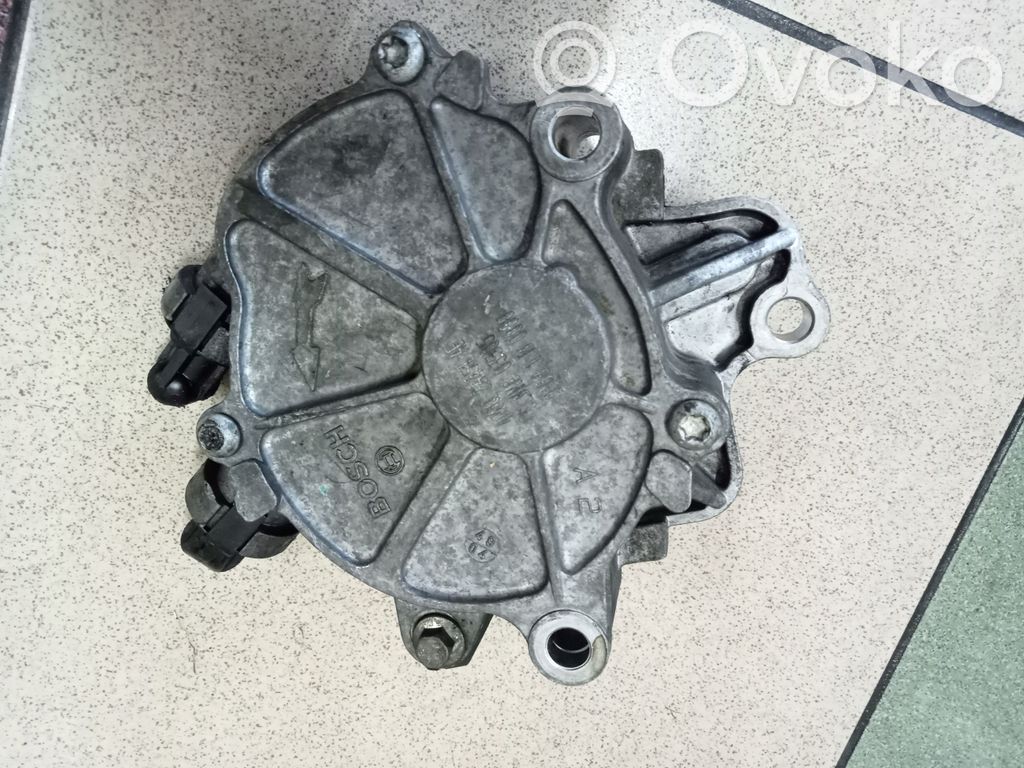 Land Rover Discovery 3 - LR3 Vacuum pump 