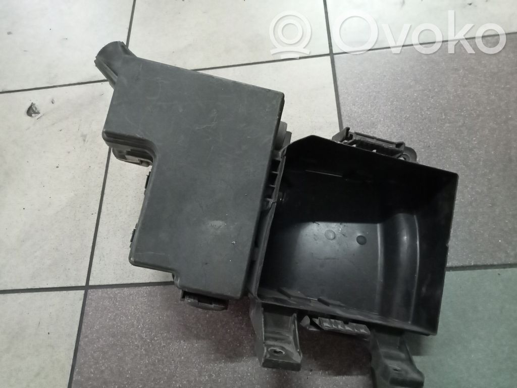 Renault Koleos I Fuse module 