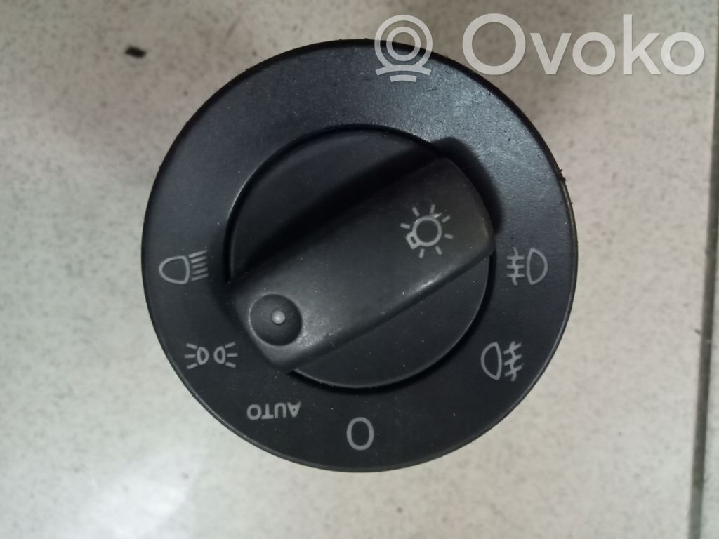 Seat Exeo (3R) Light switch 
