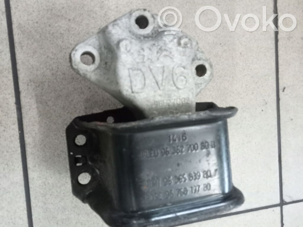 Citroen Berlingo Engine mount bracket 