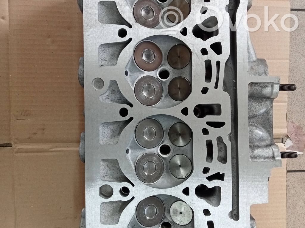 Volkswagen PASSAT CC Engine head 