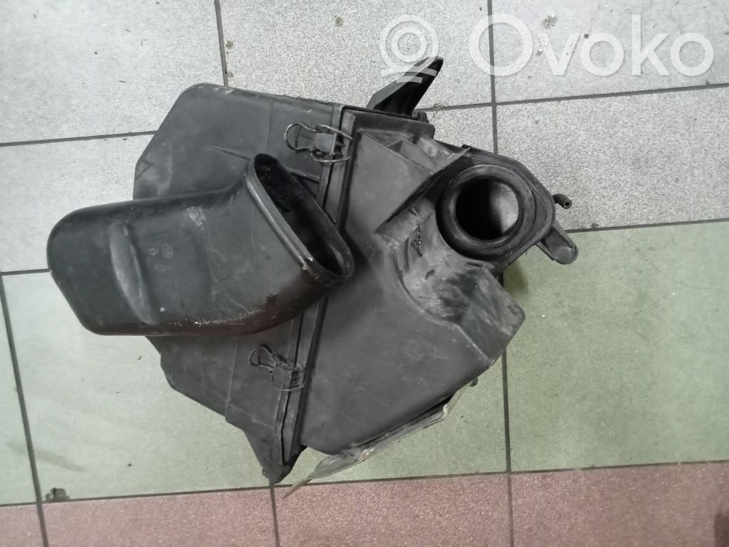 Audi A6 S6 C4 4A Cutie filtru aer 
