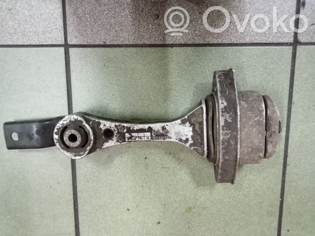 Volkswagen Golf IV Engine mount bracket 