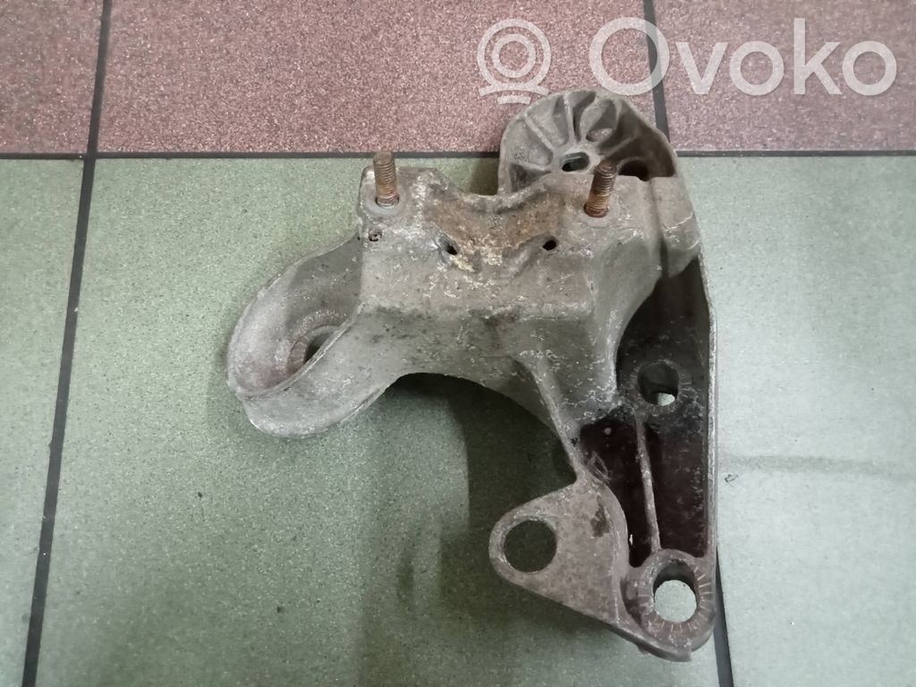 Engine mounting bracket   8E0199351M