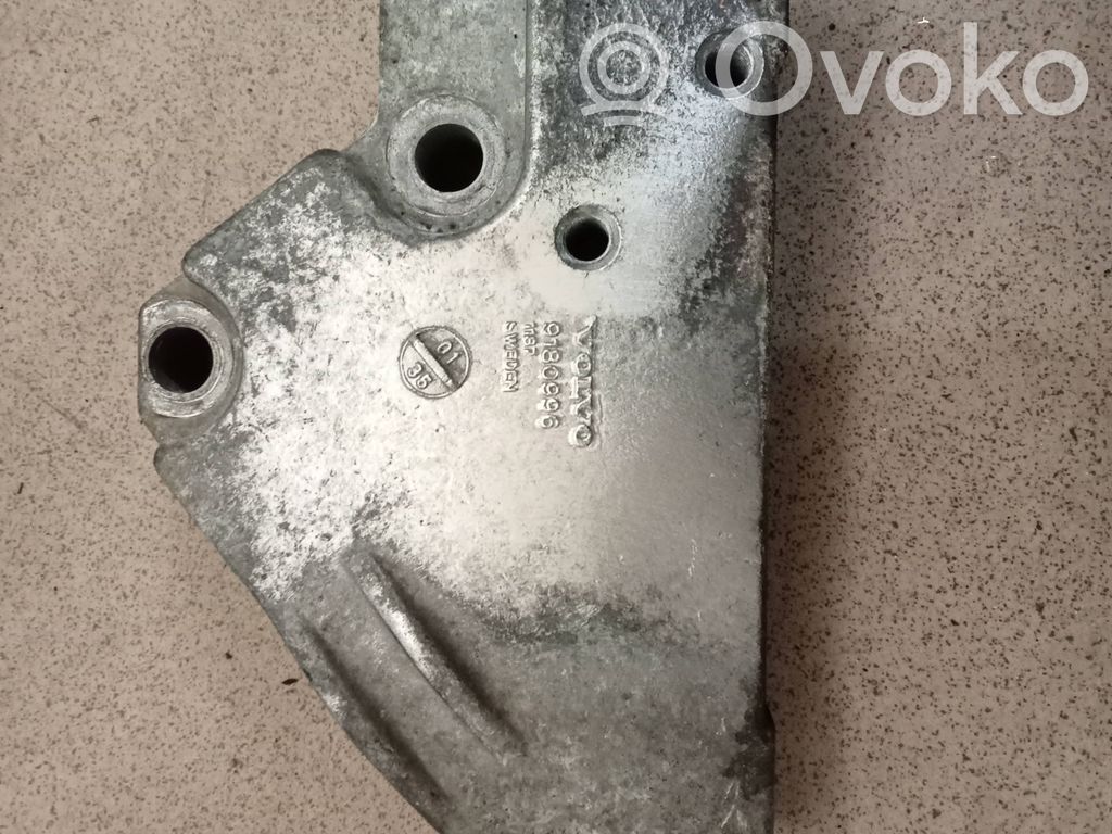 Volvo S80 Engine mounting bracket 