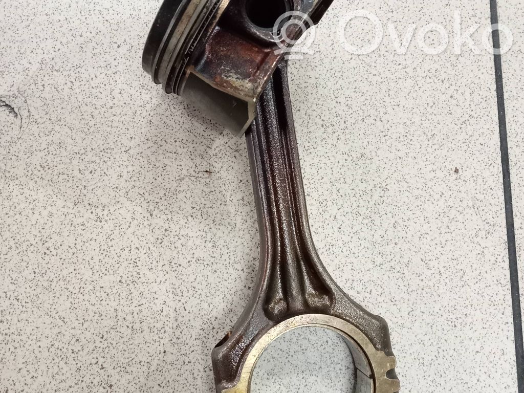 Volkswagen Golf VII Piston with connecting rod 