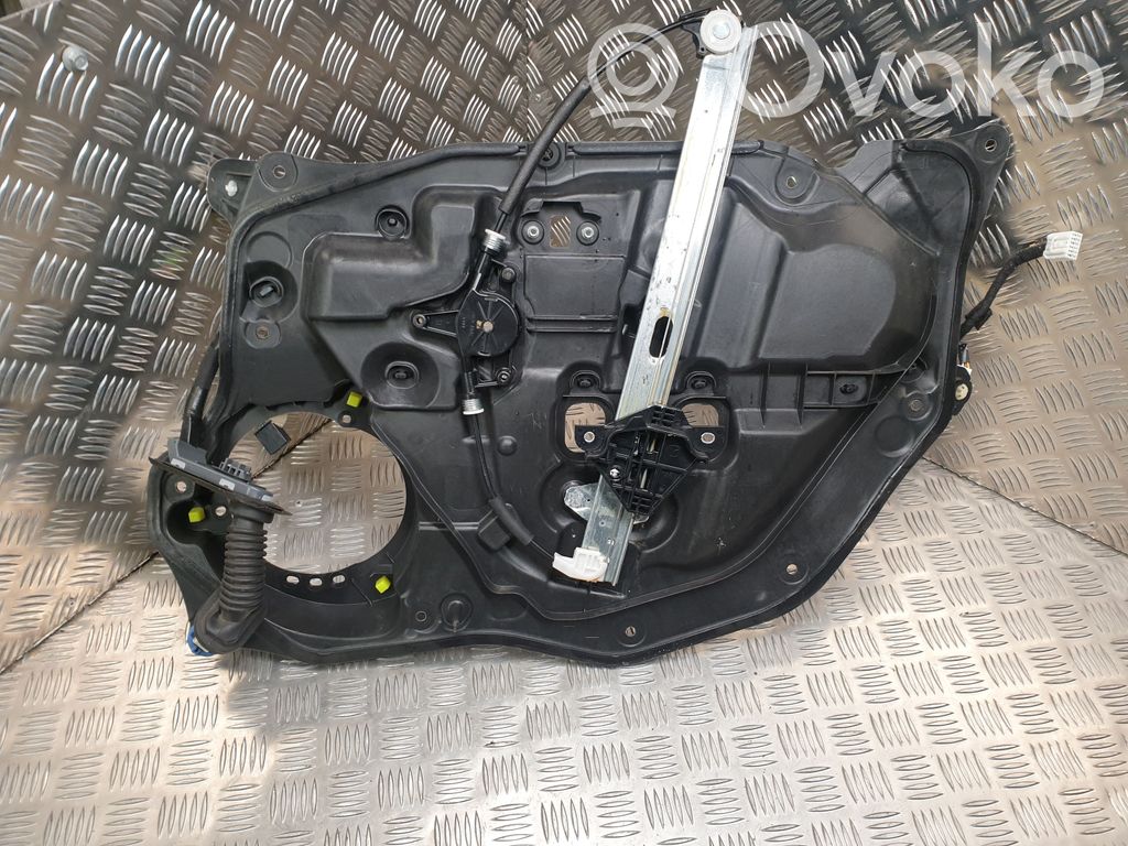 Mazda CX-3 Mecanismo para subir la puerta delantera sin motor 
