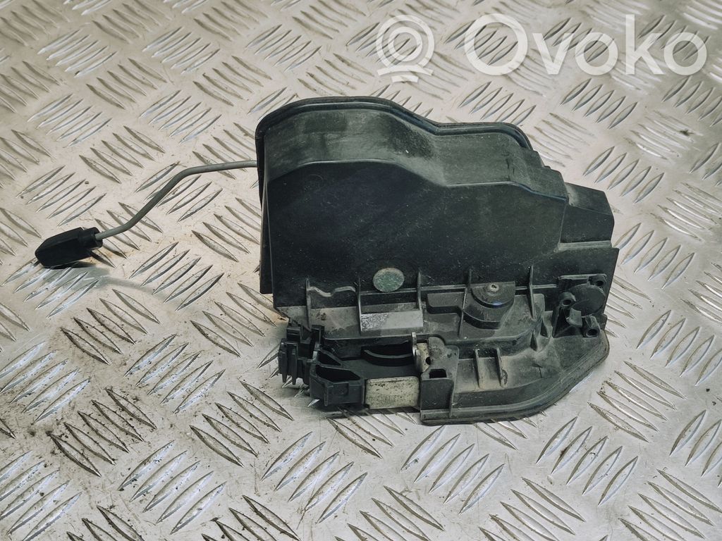 BMW X3 E83 Rear door lock 