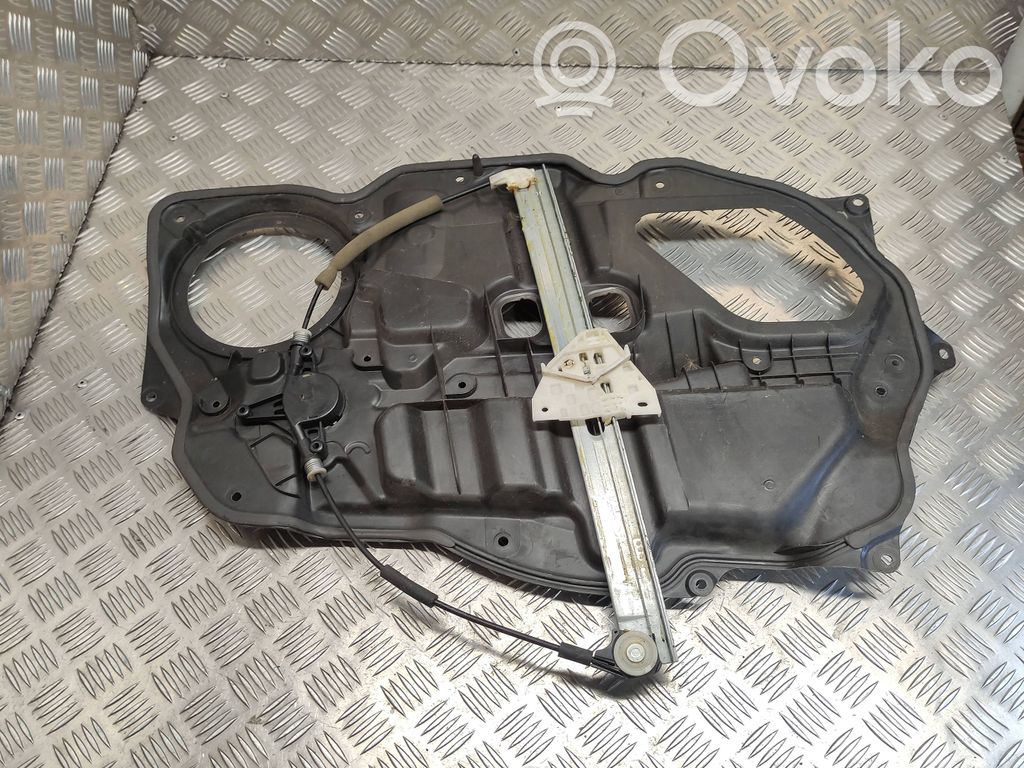Elektryczny podnośnik szyby drzwi bocznych / przesuwnych   D6515897XB,0051731,651058