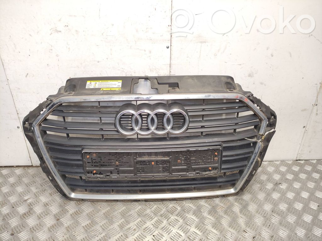 Audi A3 S3 8V Etupuskurin ylempi jäähdytinsäleikkö 