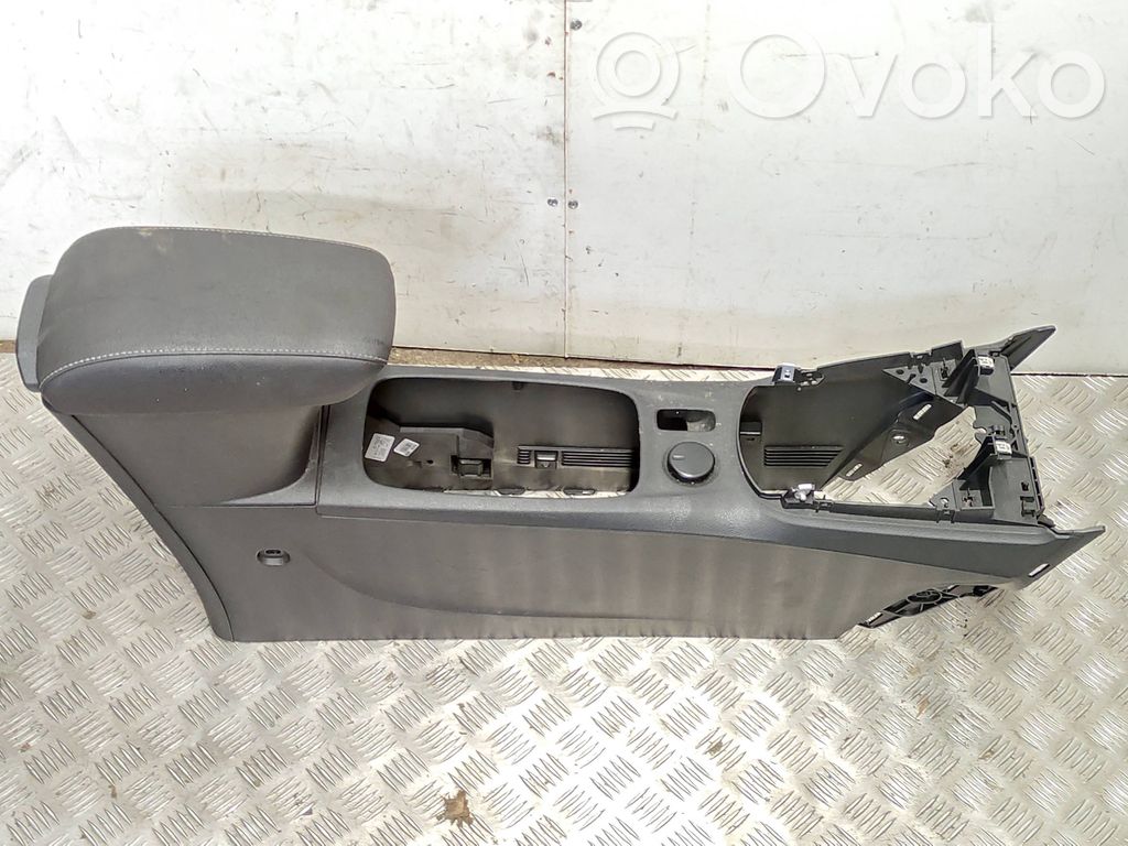 Opel Astra K Centrinė konsolė 