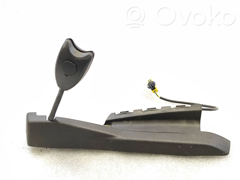 Opel Meriva B Klamra przedniego pasa bezpieczeństwa 