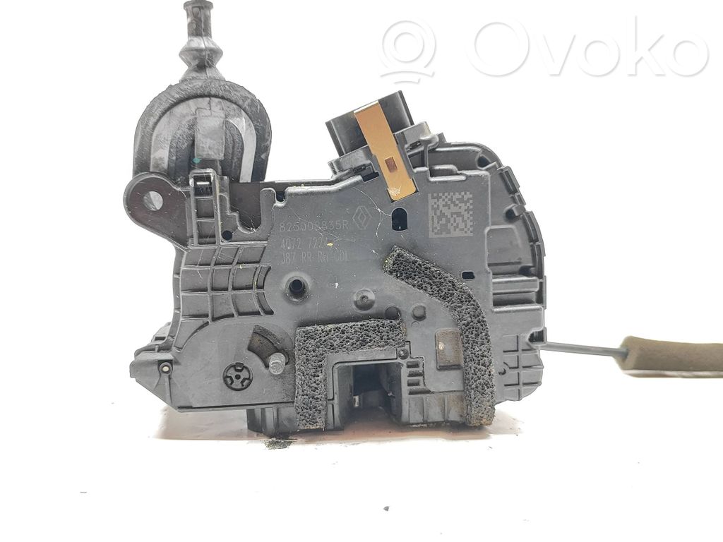Renault Captur Rear door lock 