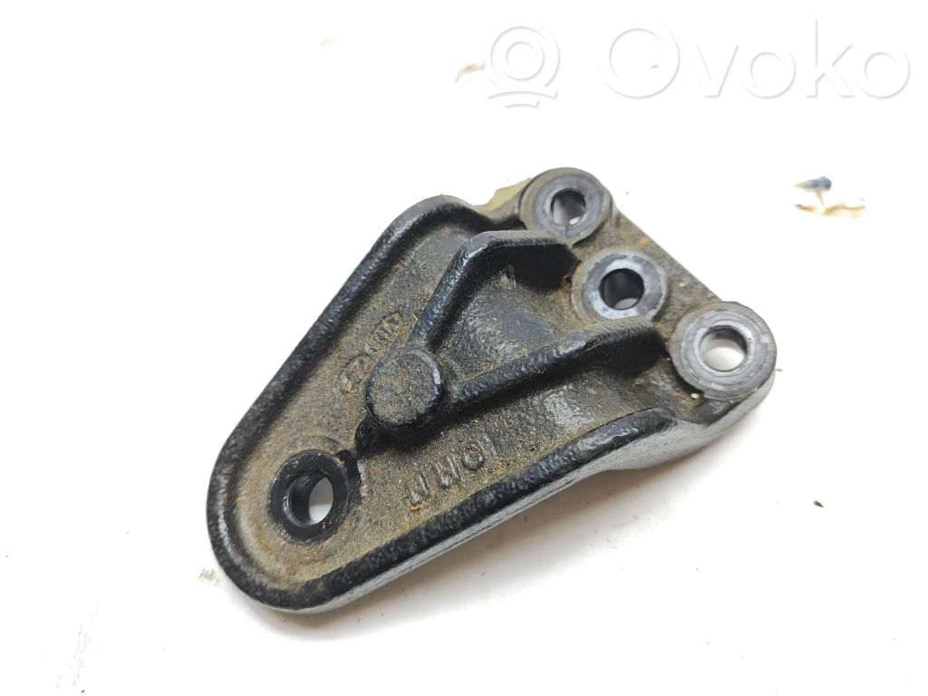 Engine mounting bracket