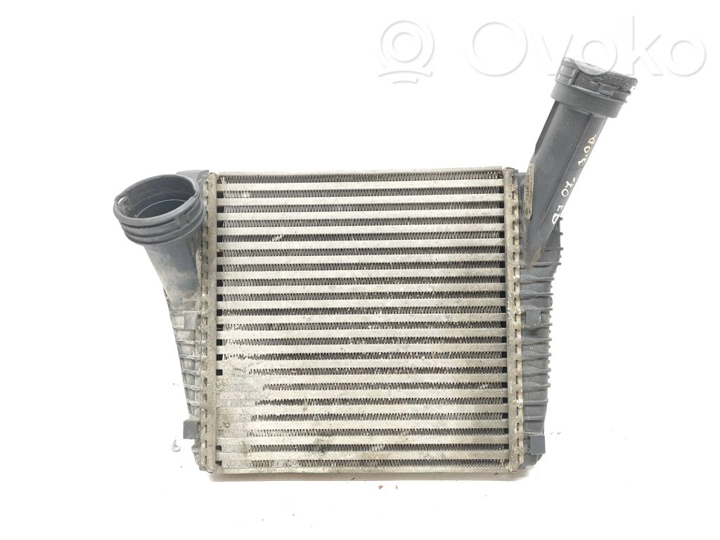 Interkūlerio radiatorius   7L6145804,E3705