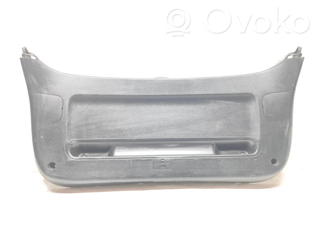 KIA Sportage Tailgate trim 