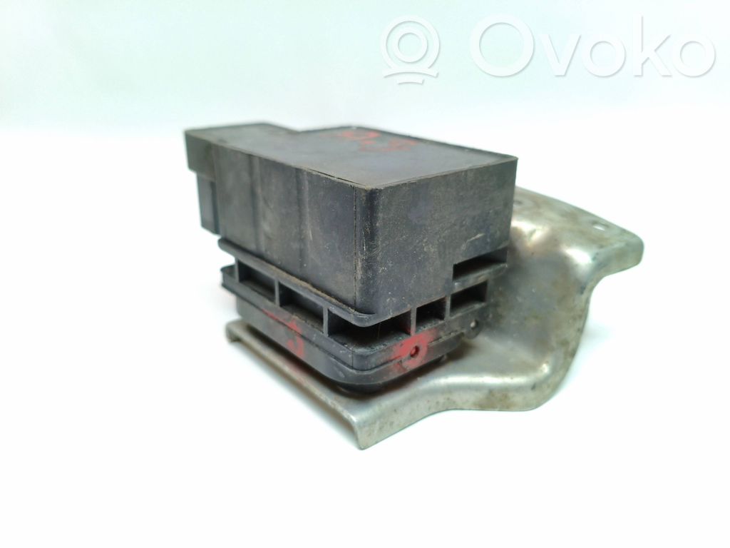 Volkswagen Golf Sportsvan Air suspension valve block 