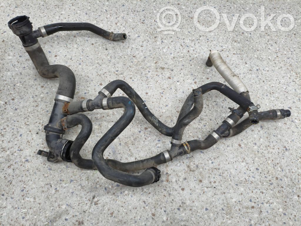 Volvo S60 Tubo flessibile del liquido di raffreddamento del motore 