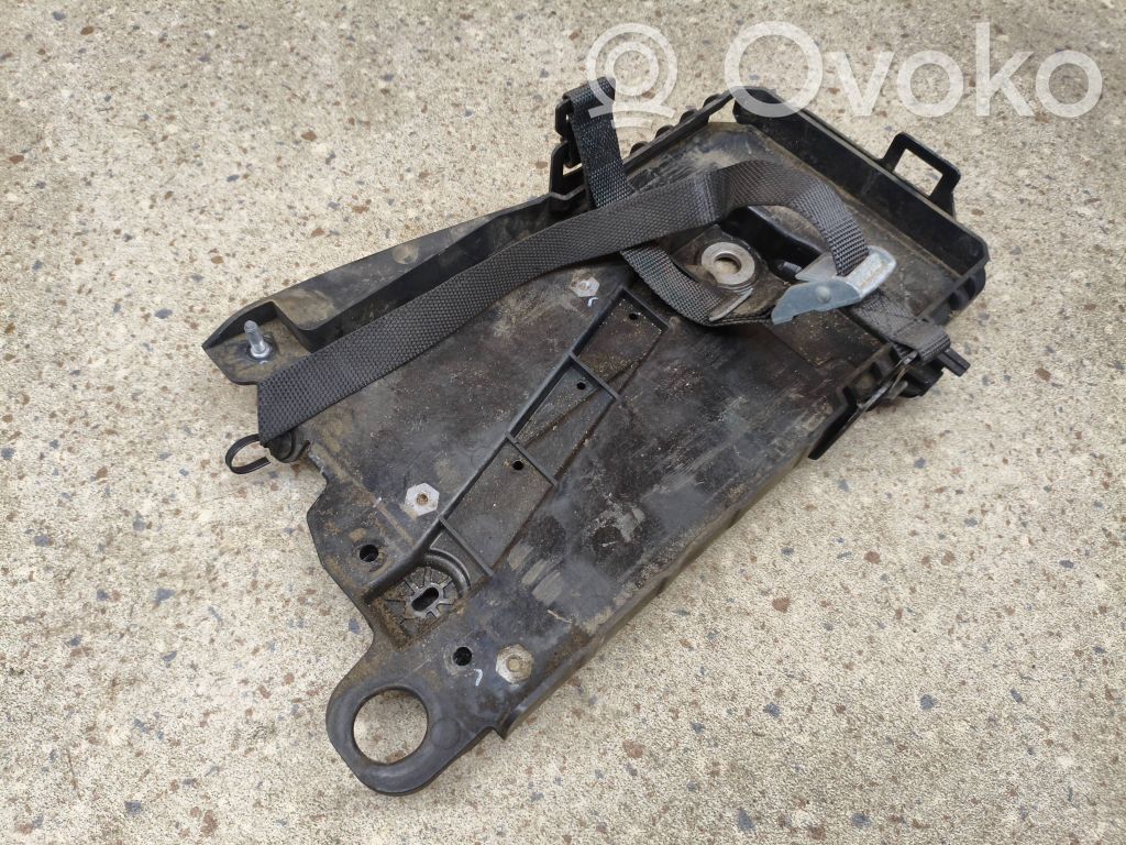 Volvo XC40 Battery bracket 