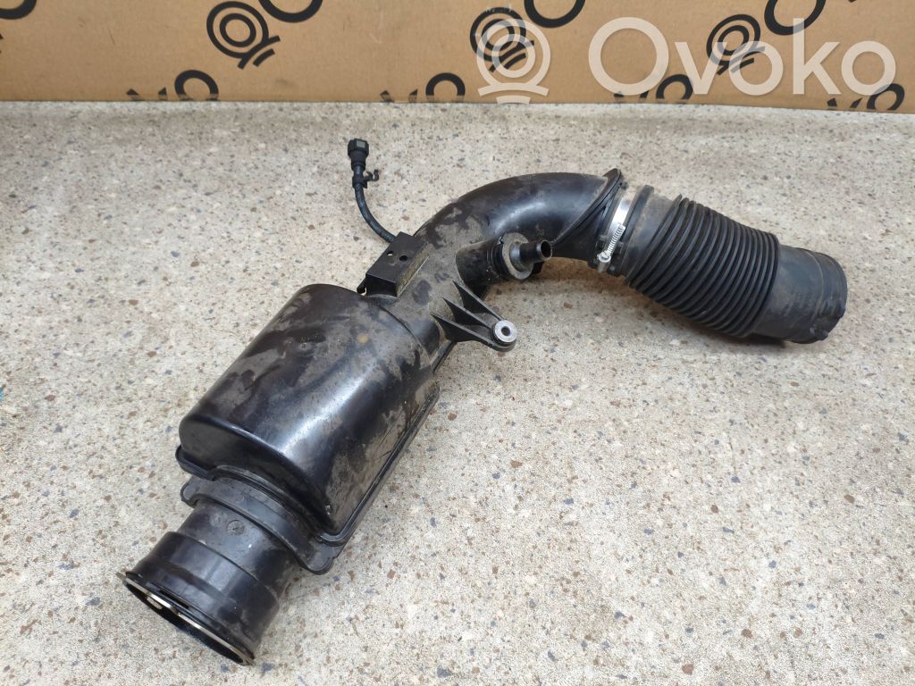 Volvo XC40 Air intake duct part 