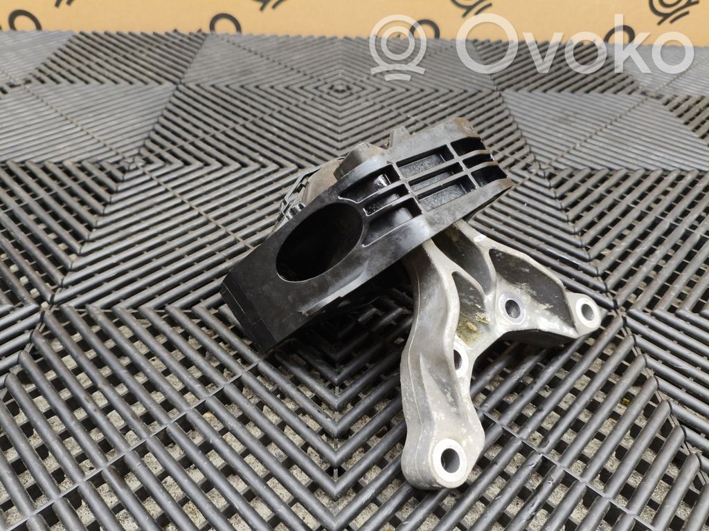 Opel Mokka B Engine mount bracket 