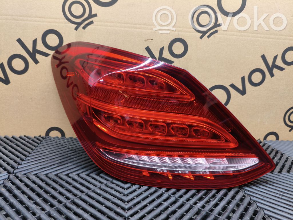 Mercedes-Benz C W205 Lampa tylna 