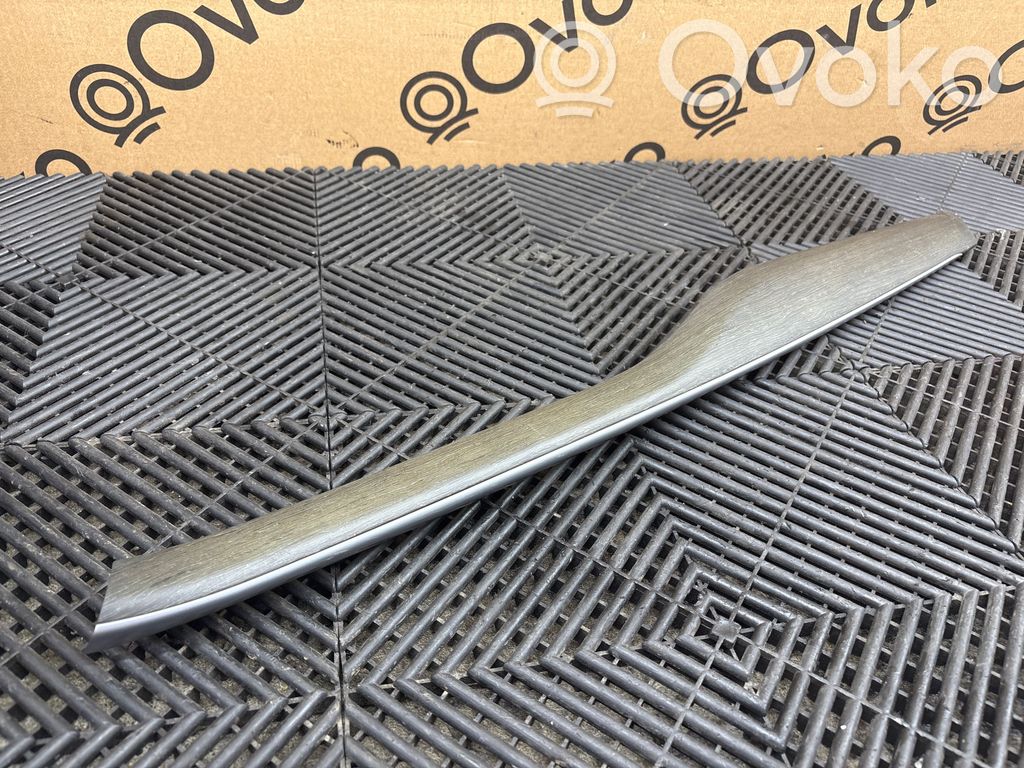 Alfa Romeo Stelvio Rivestimento del pannello 