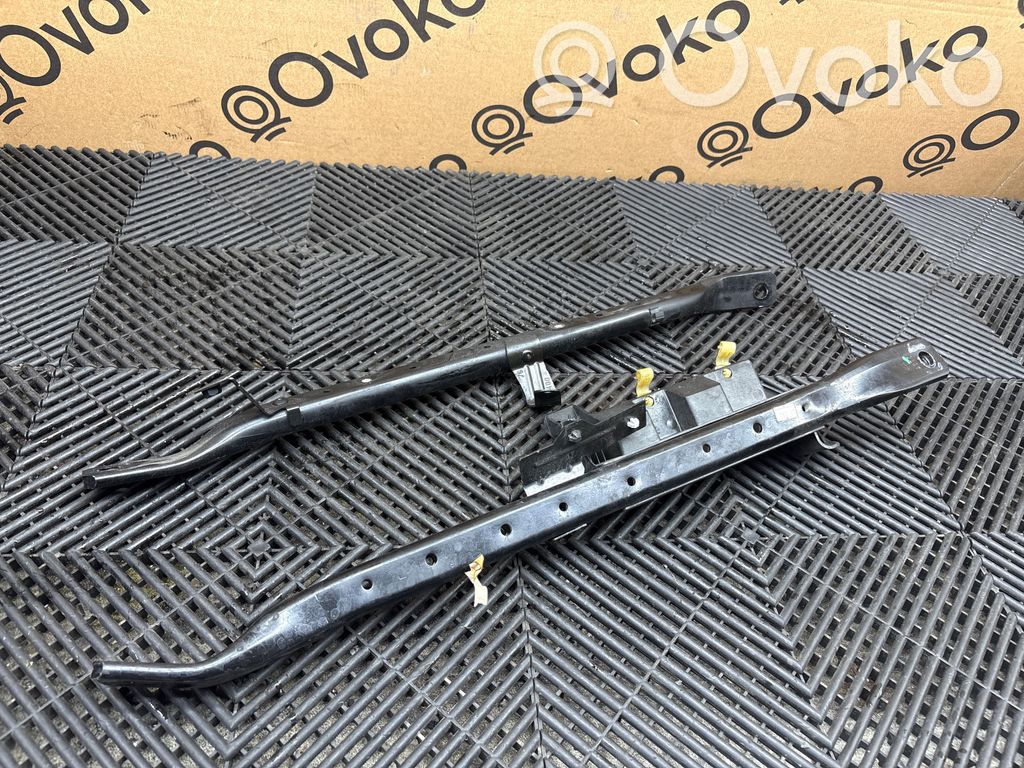 Alfa Romeo Stelvio Altra parte del vano motore 