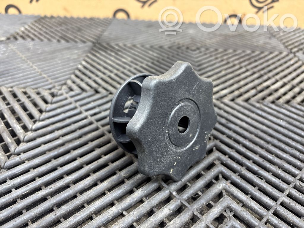 Audi A8 S8 D4 4H Șurub fixare roată de rezervă 
