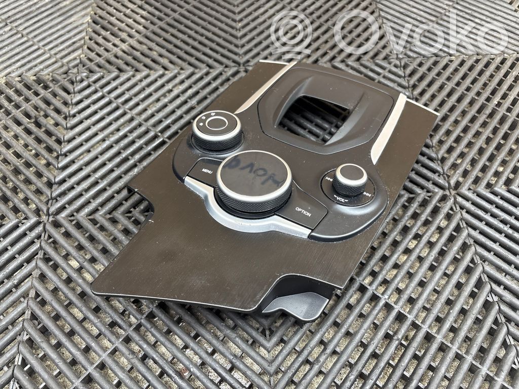 Alfa Romeo Giulia Modul comenzi multimedia 