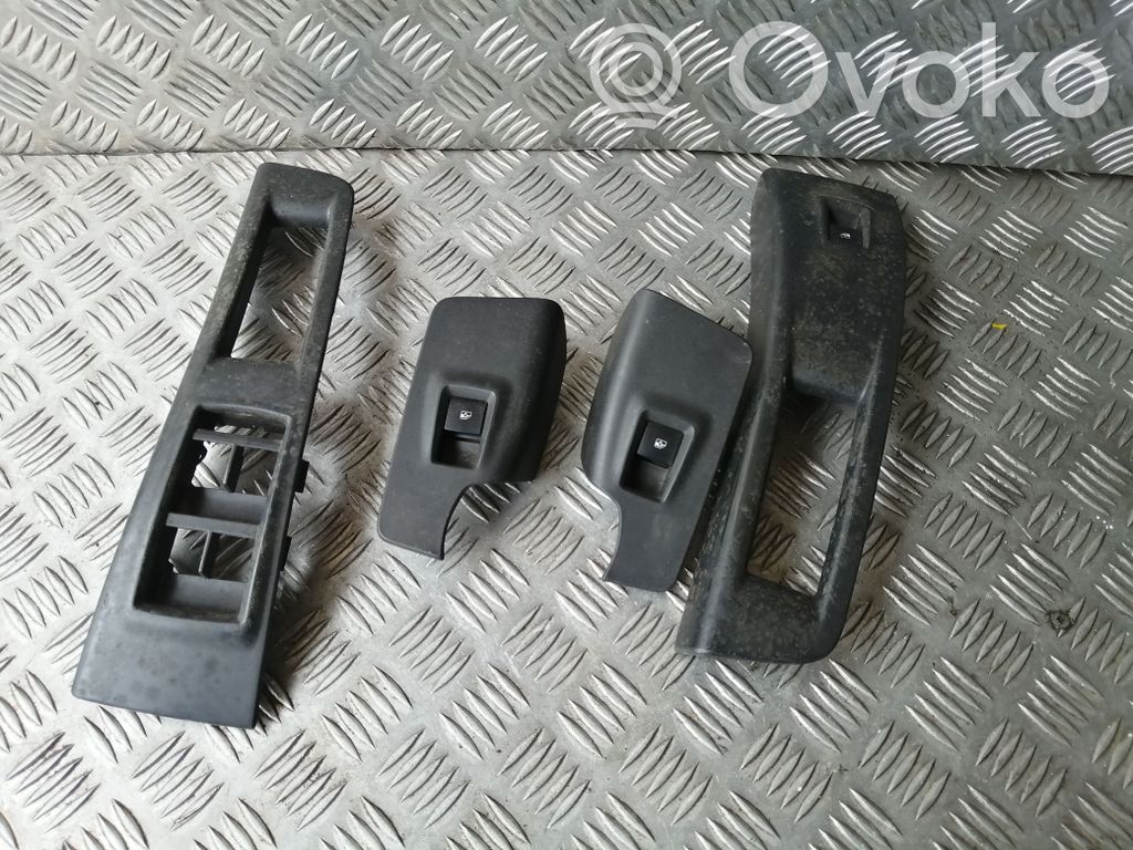 Opel Meriva B Electric window control switch 